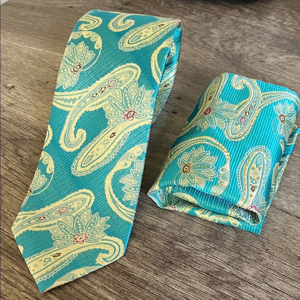 Elegant Teal and Gold Paisley Men's Silk Tie Set